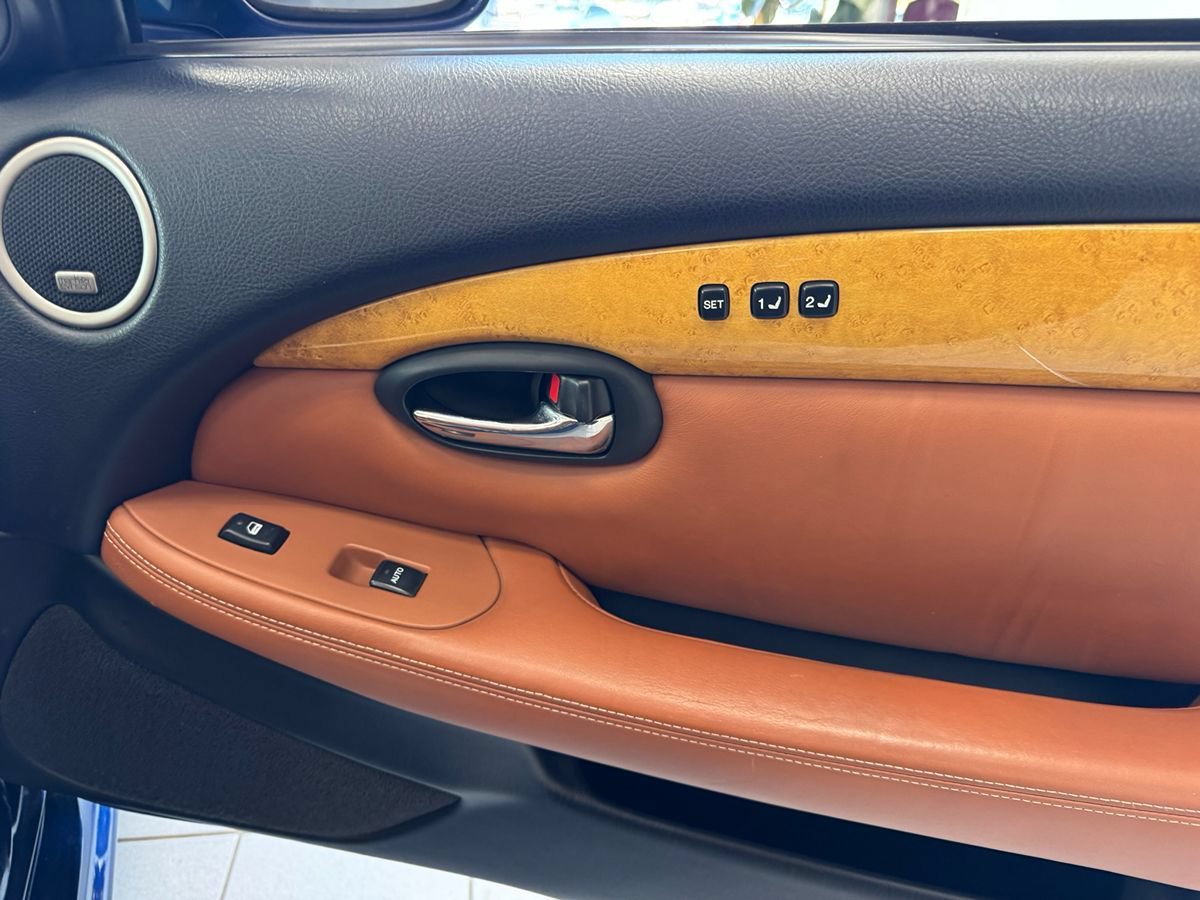 Used 2004 Lexus SC 430 Convertible RWD image 19