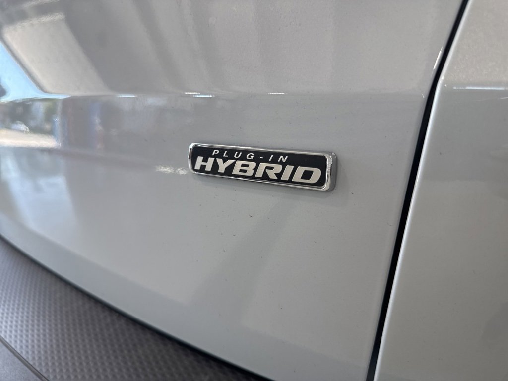 New 2025 Ford Escape SE w/ PHEV Premium Package image 7