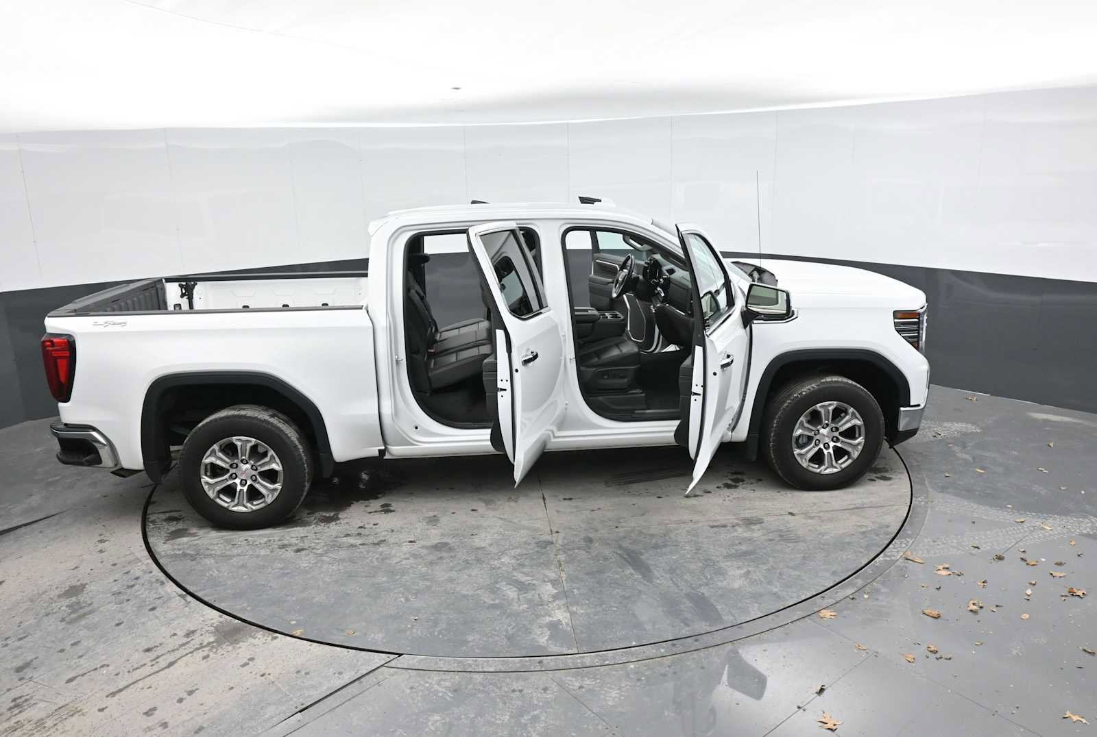 Used 2024 GMC Sierra 1500 SLT image 52