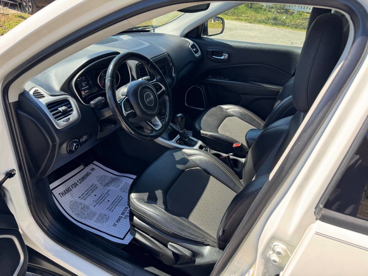 Used 2019 Jeep Compass Latitude image 9