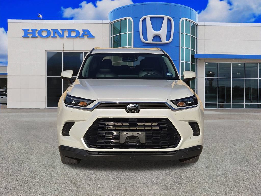 Used 2024 Toyota Grand Highlander FWD image 4
