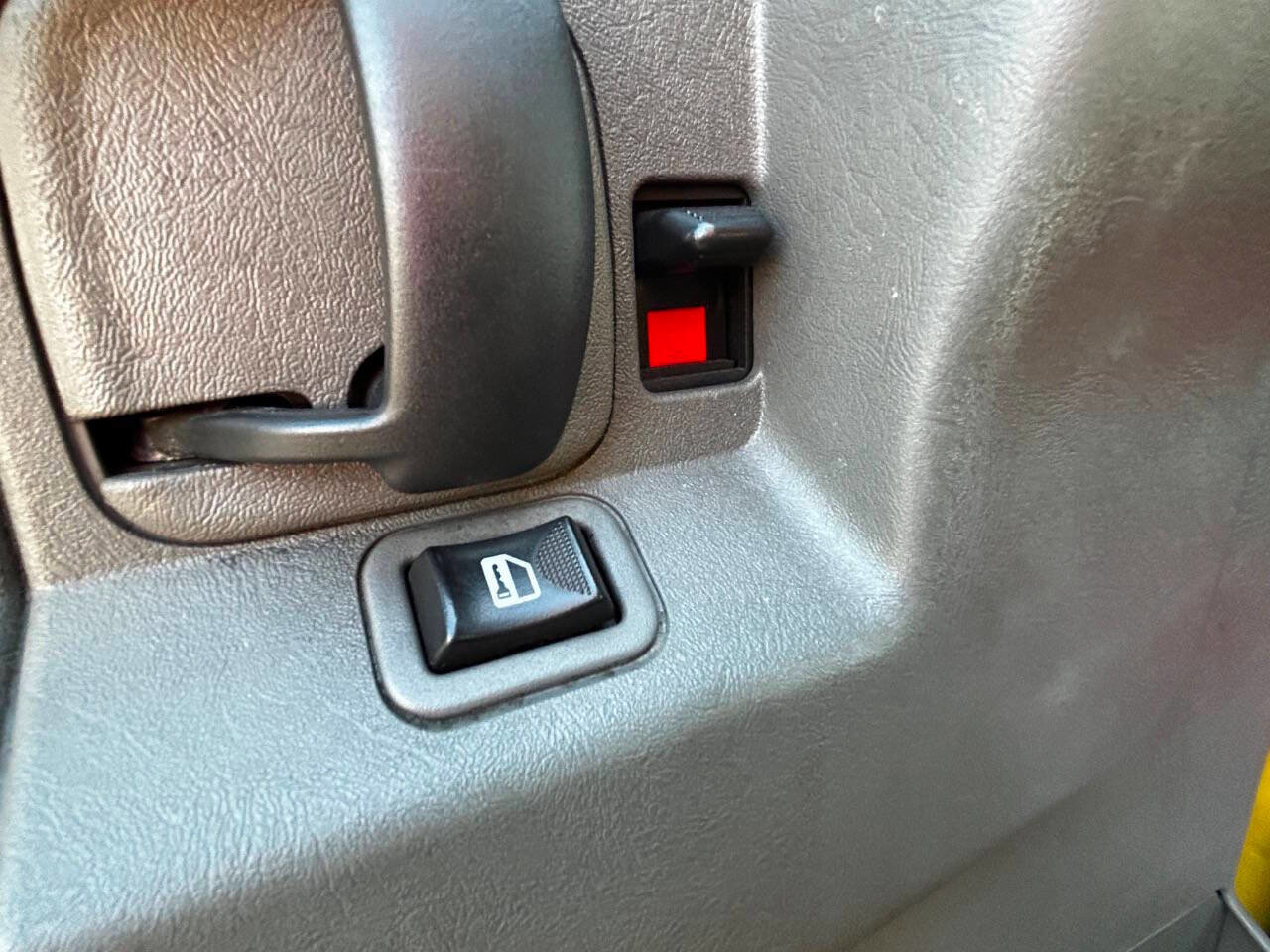 Used 2019 Chevrolet Express 2500 image 18