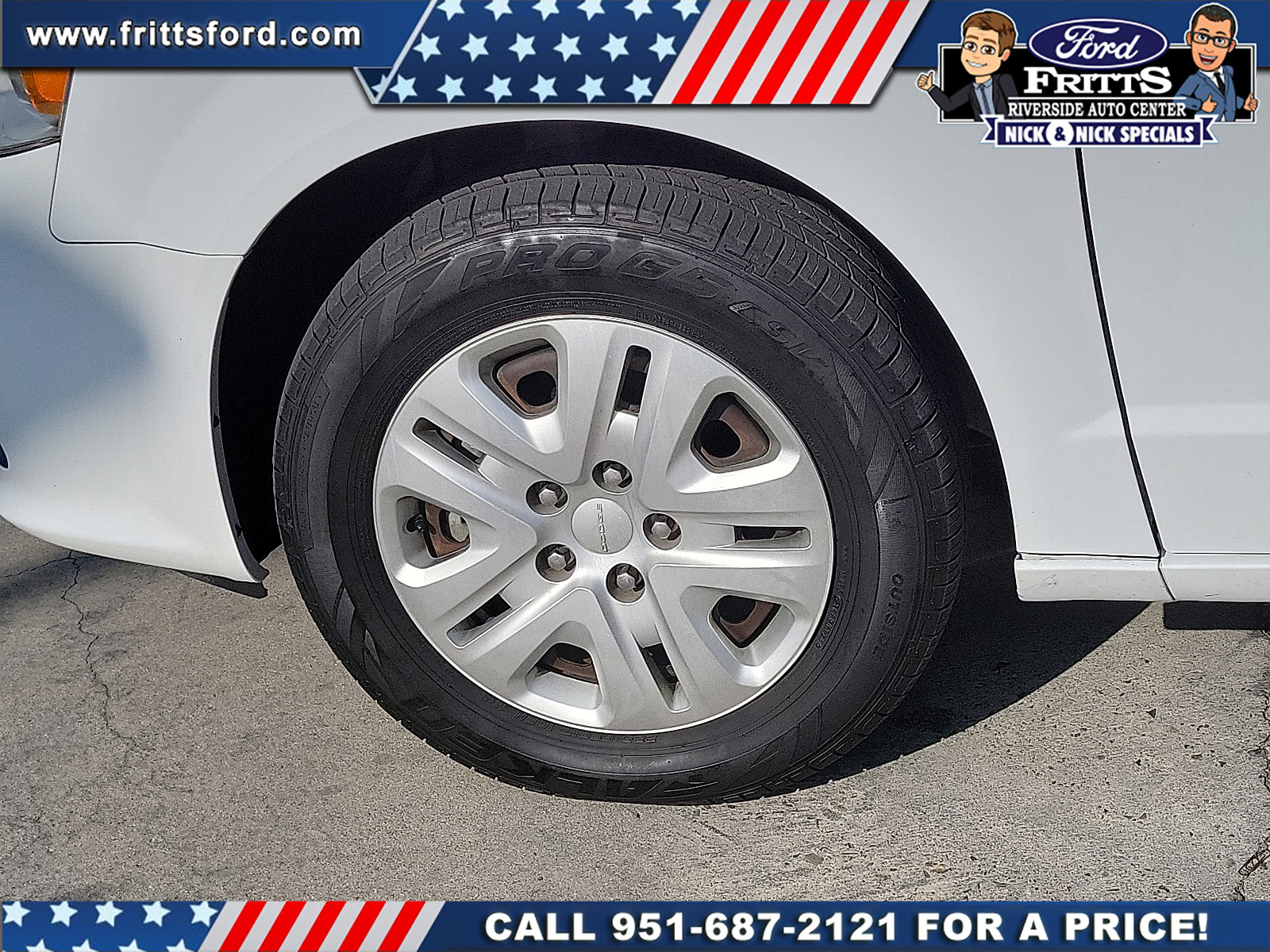 Used 2018 Dodge Grand Caravan SE w/ UConnect Hands-Free Group image 17