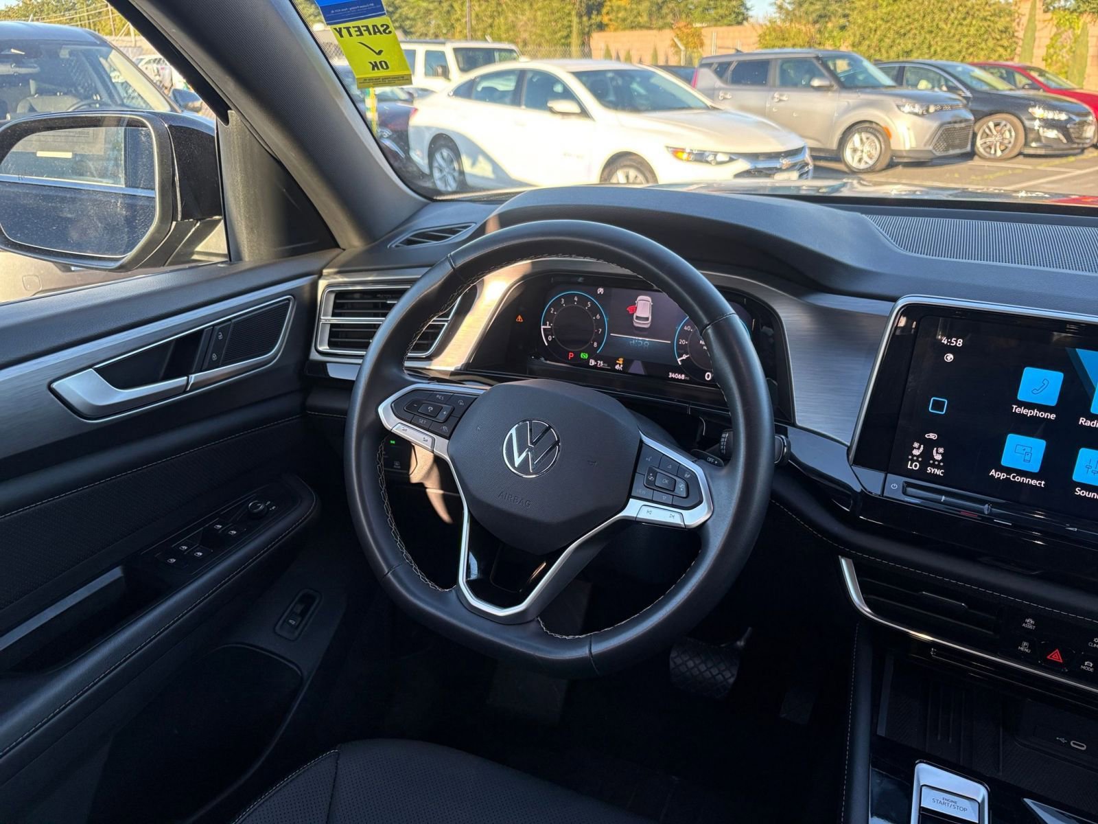 Used 2025 Volkswagen Atlas Cross Sport SE image 36