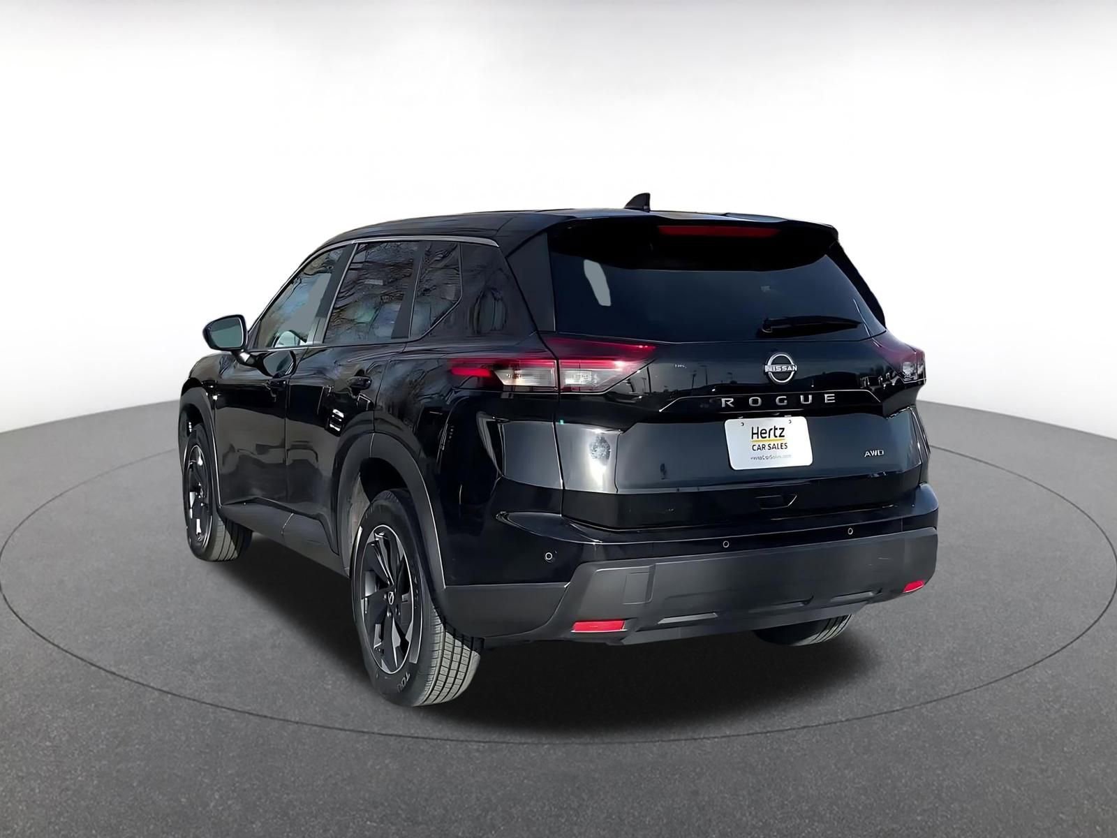 Used 2025 Nissan Rogue SV image 11