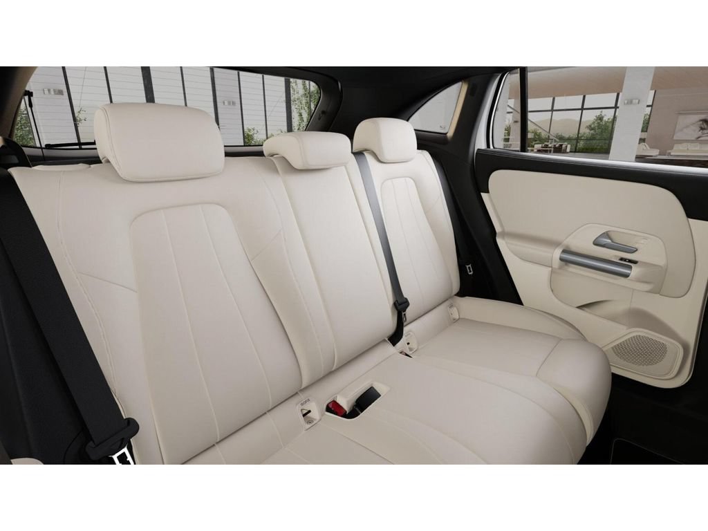 Certified 2026 Mercedes-Benz GLA 250 4MATIC image 5