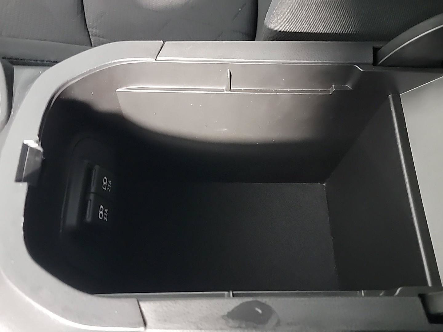 Used 2020 Toyota RAV4 XLE w/ All Weather Liner Package AWD/4WD image 33