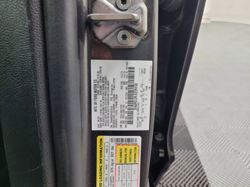 Used 2020 Ford Fusion SE image 33