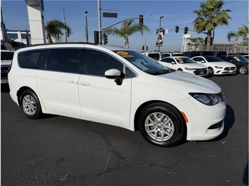 Used 2021 Chrysler Voyager Lxi image 52