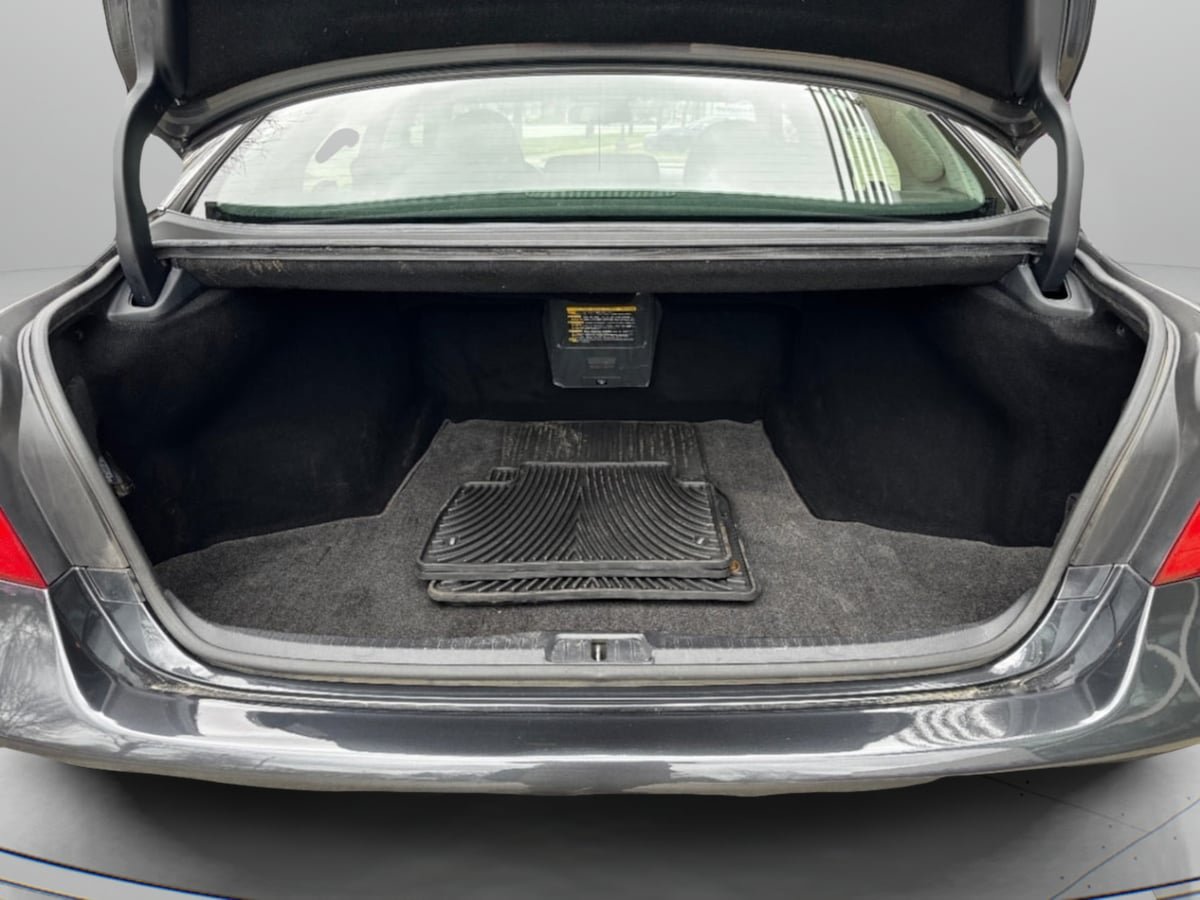 Used 2007 Lexus LS 460 RWD image 14