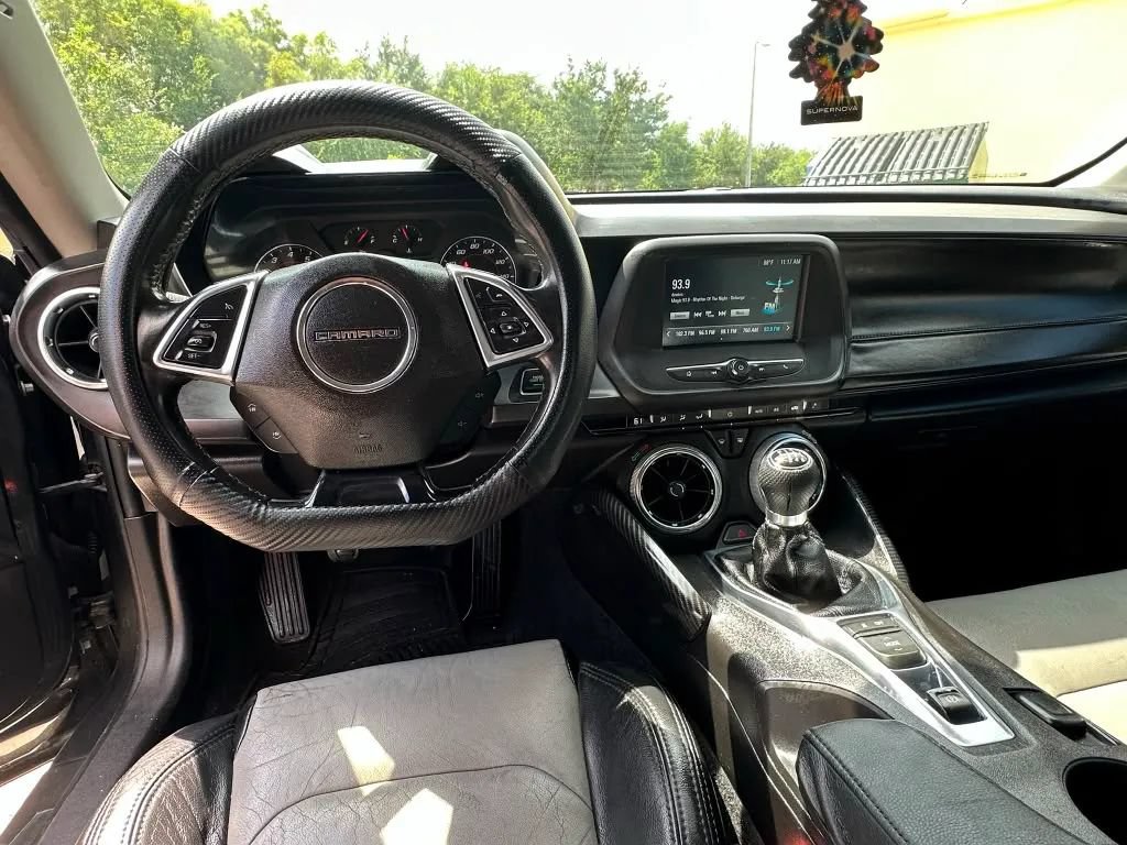 Used 2016 Chevrolet Camaro LT RWD image 11