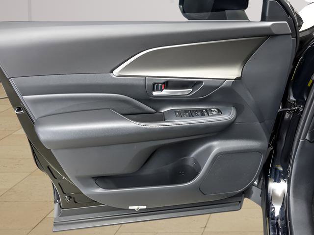Certified 2024 Toyota Grand Highlander XLE image 20