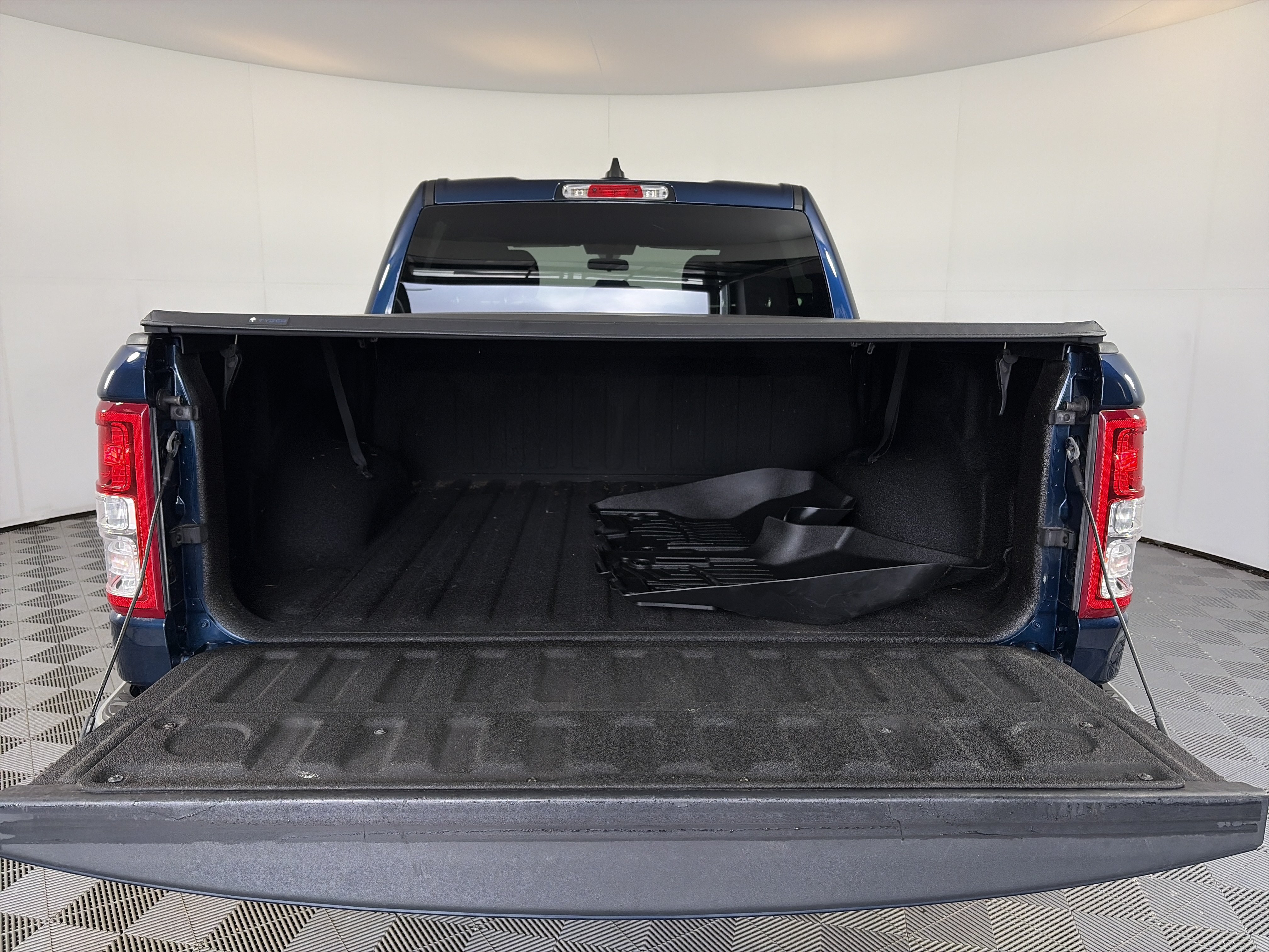 Used 2022 RAM 1500 Big Horn AWD/4WD image 14