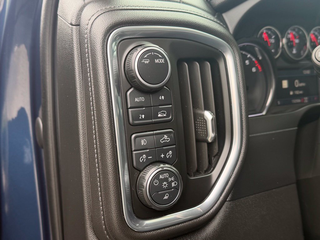 Used 2021 Chevrolet Silverado 1500 LTZ w/ LTZ Premium Package AWD/4WD image 34
