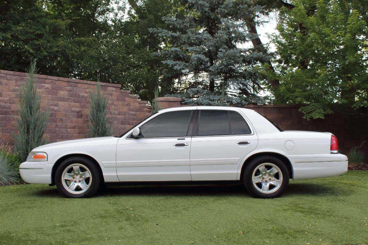 Used 1999 Ford Crown Victoria LX RWD image 7