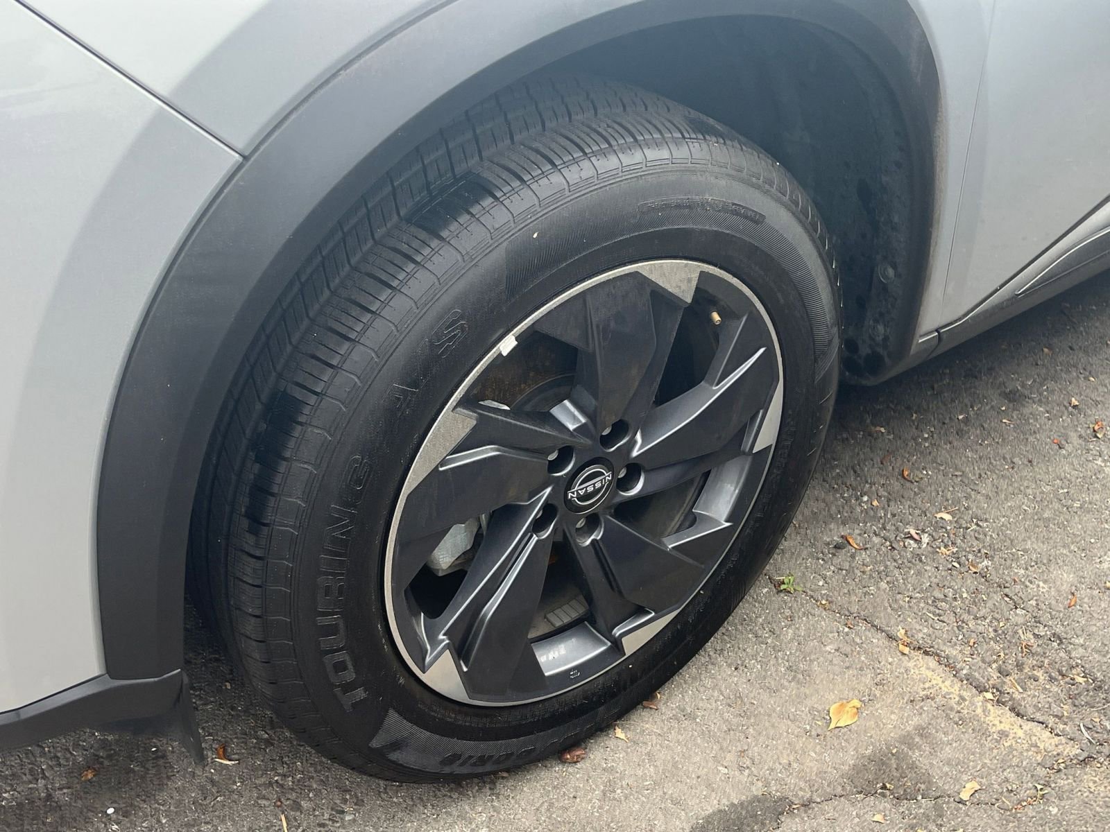 Used 2025 Nissan Rogue SV FWD image 32