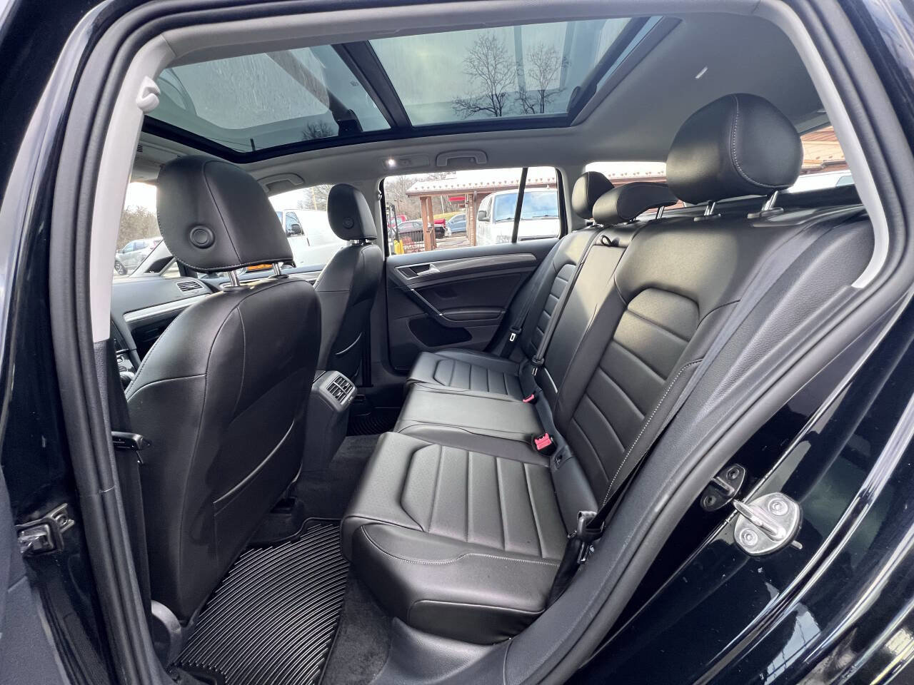 Used 2019 Volkswagen Golf Alltrack SEL image 21