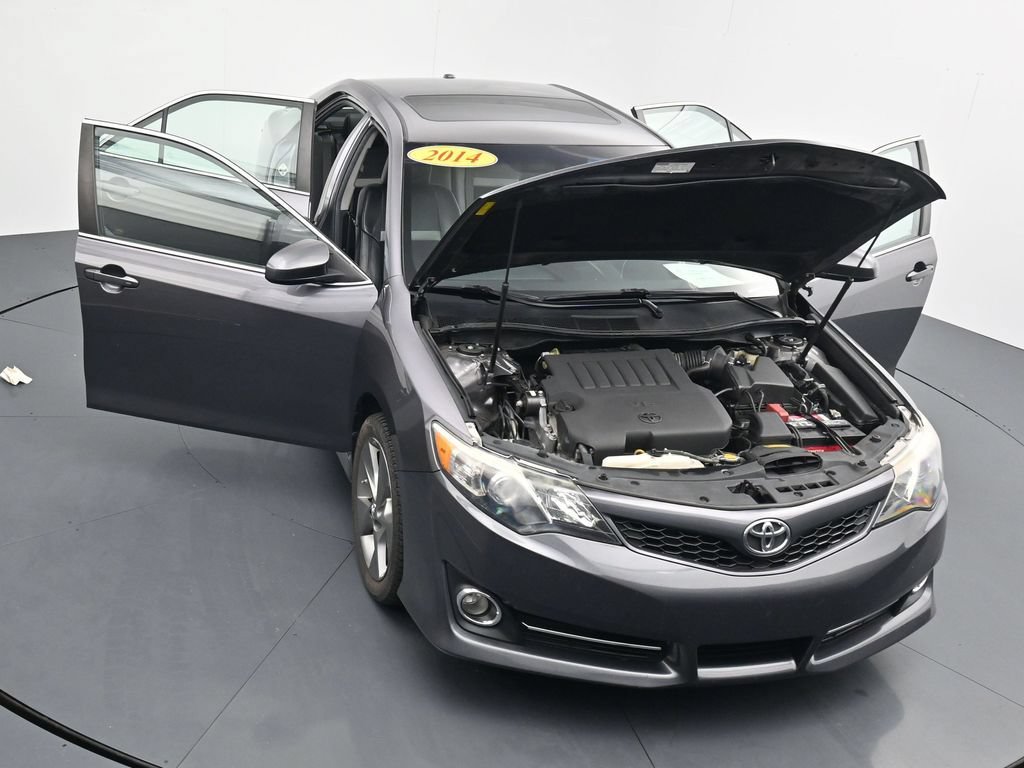 Used 2014 Toyota Camry SE w/ Leather Package FWD image 39