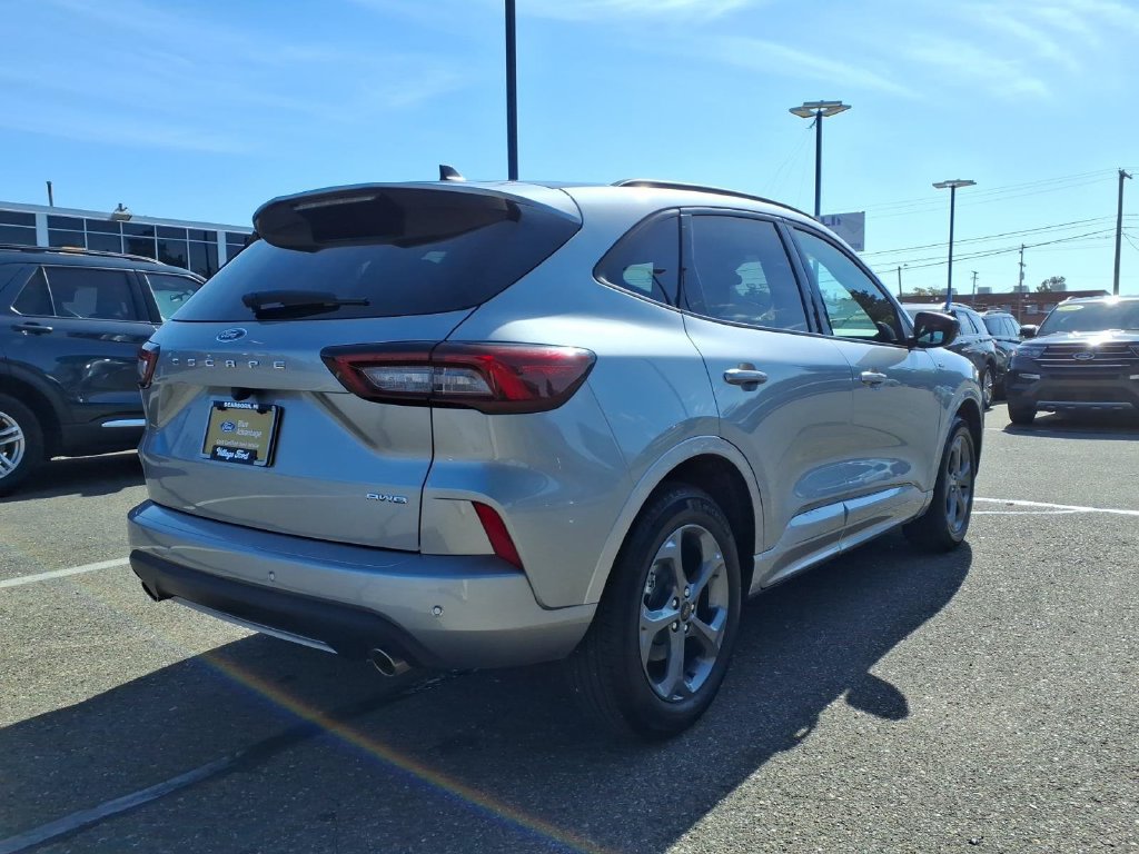 Certified 2024 Ford Escape ST-Line w/ Tech Pack #1 AWD/4WD image 6