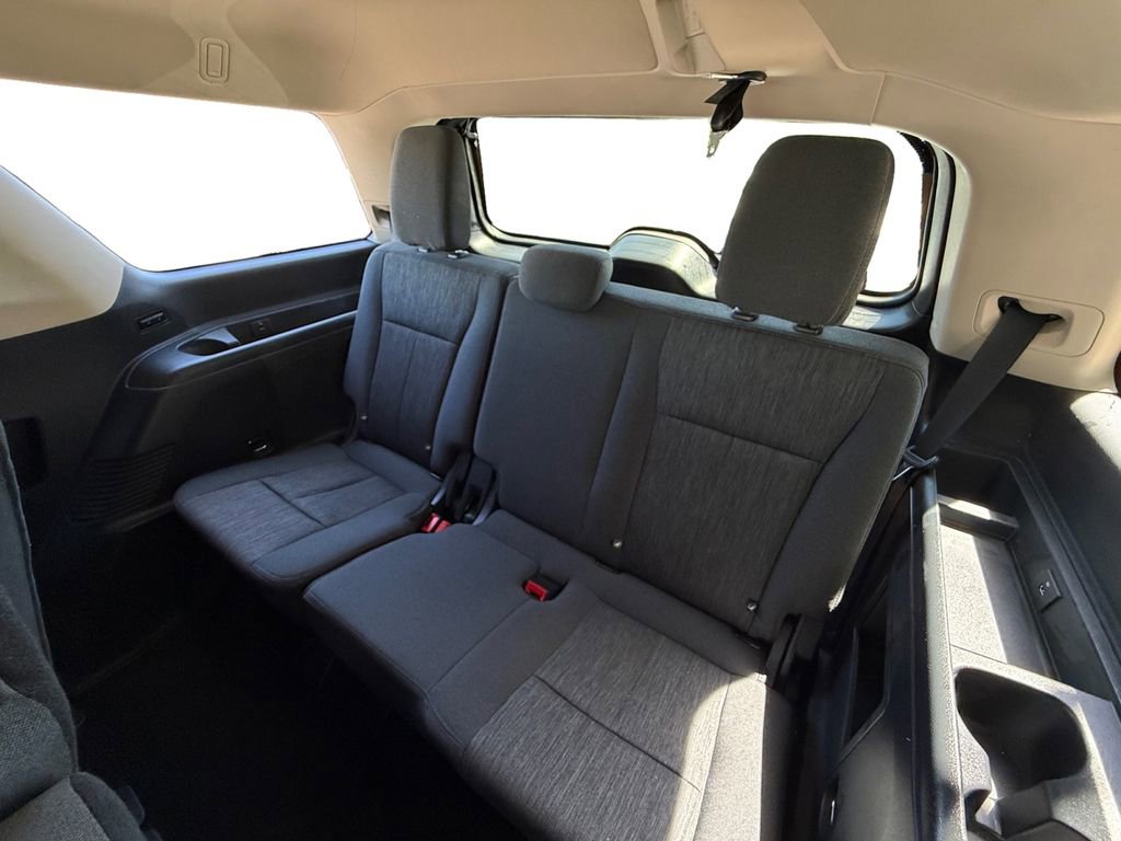 Used 2023 Ford Expedition XLT AWD/4WD image 25