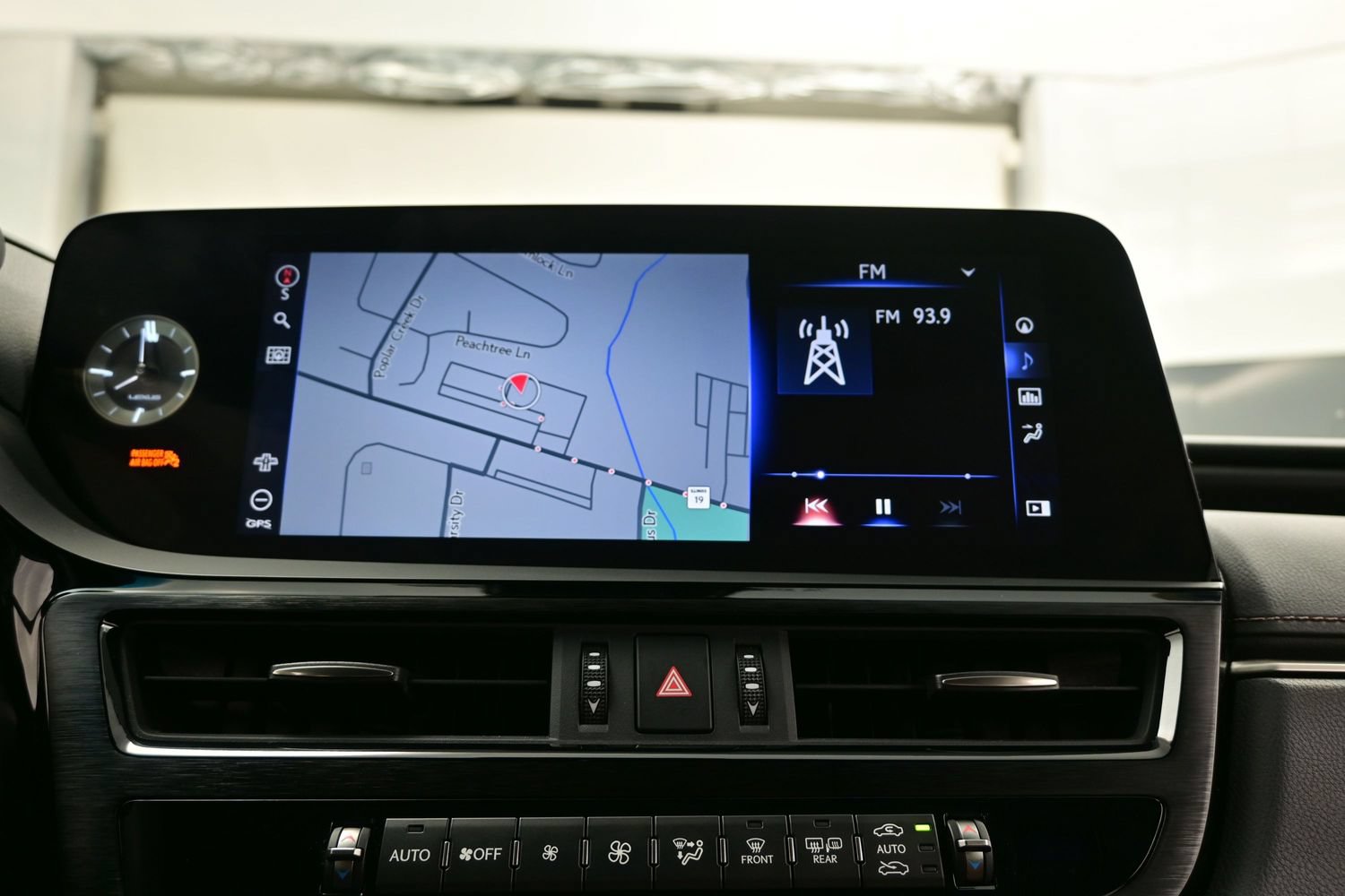 Used 2022 Lexus ES 300h w/ Luxury Package FWD image 23