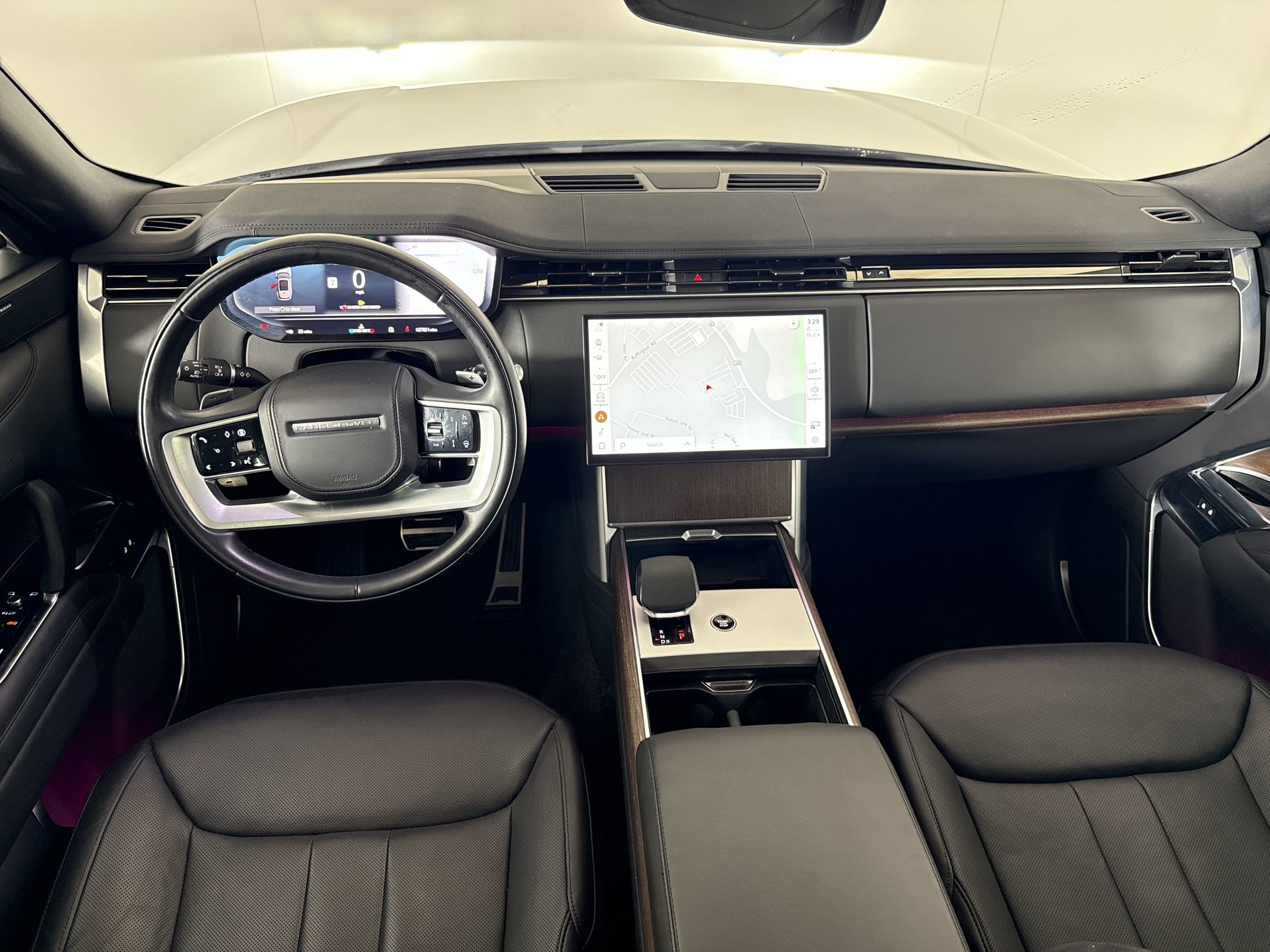 Used 2024 Land Rover Range Rover Long Wheelbase SE AWD/4WD image 15
