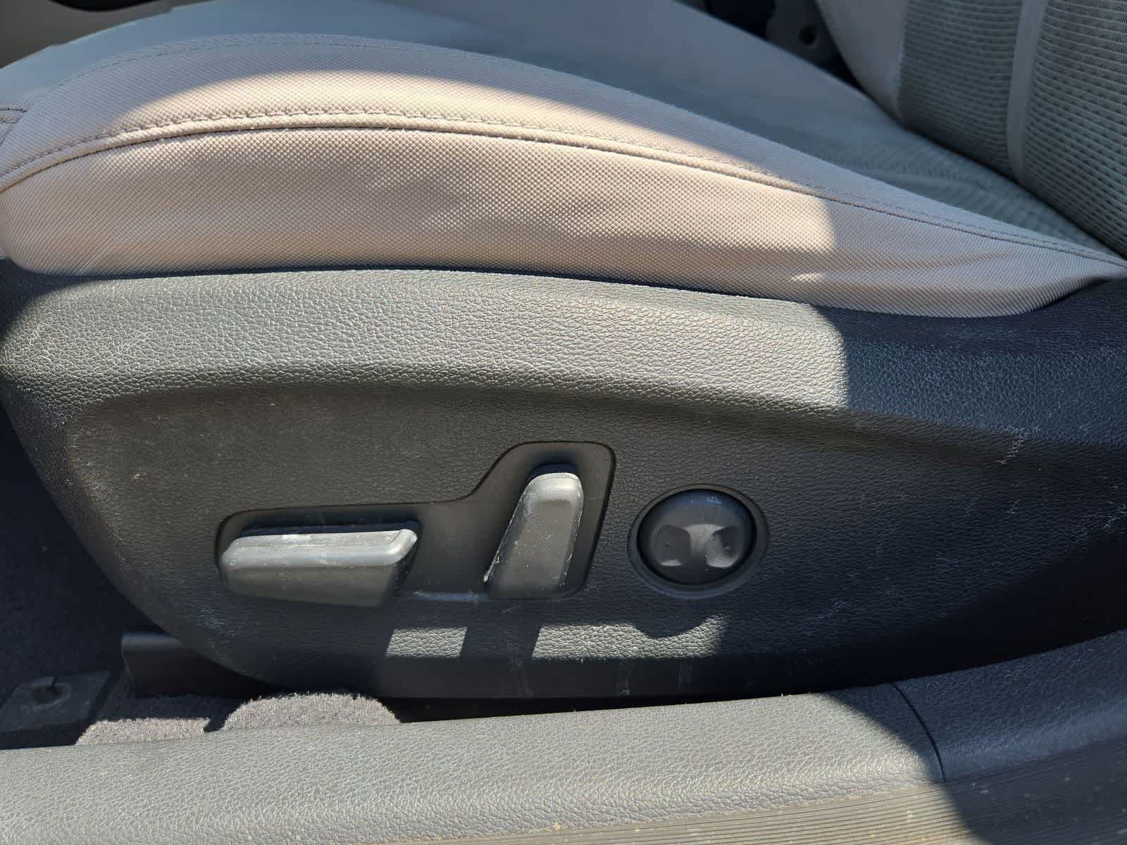 Used 2015 Hyundai Sonata SE w/ Option Group 09 FWD image 15