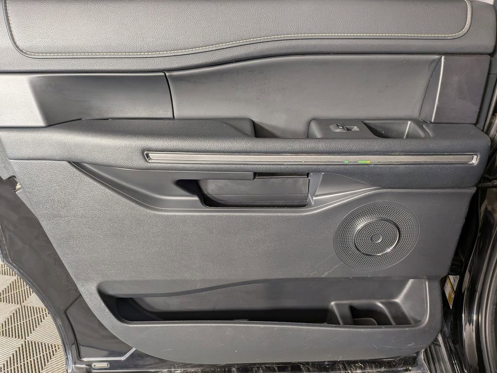 Used 2024 Ford Expedition Max XLT image 32