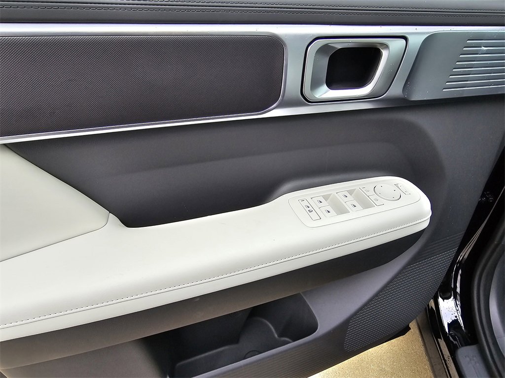 Used 2025 Hyundai Santa Fe SEL image 15