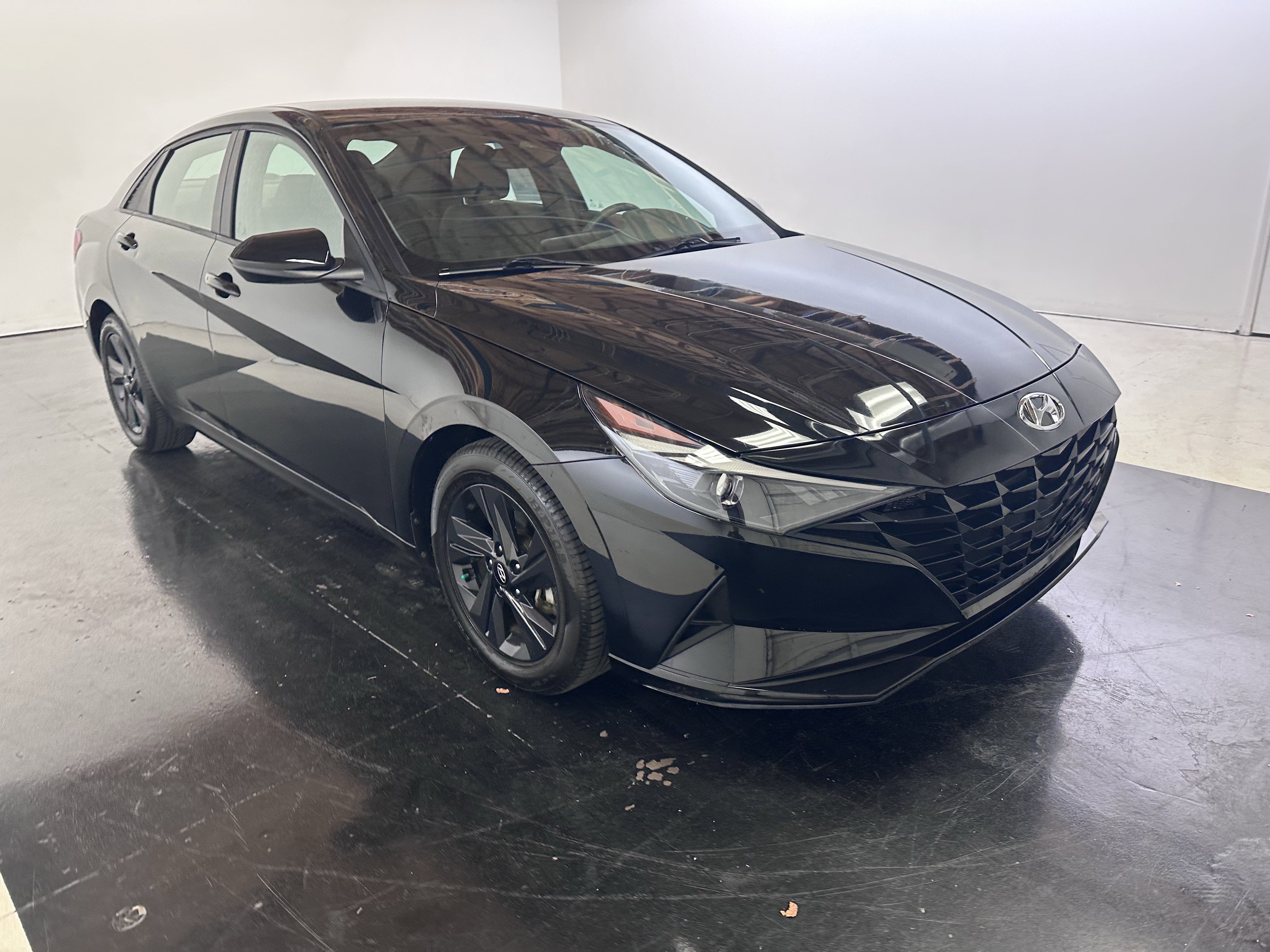 Used 2021 Hyundai Elantra SEL image 3