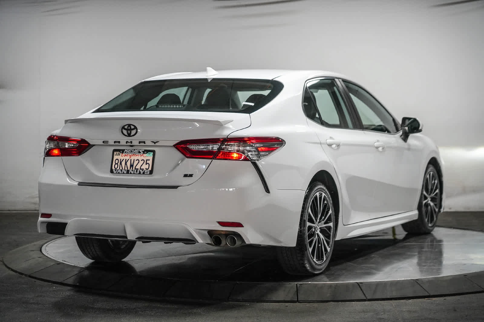 Certified 2019 Toyota Camry SE w/ Carpet Mat Package FWD image 7
