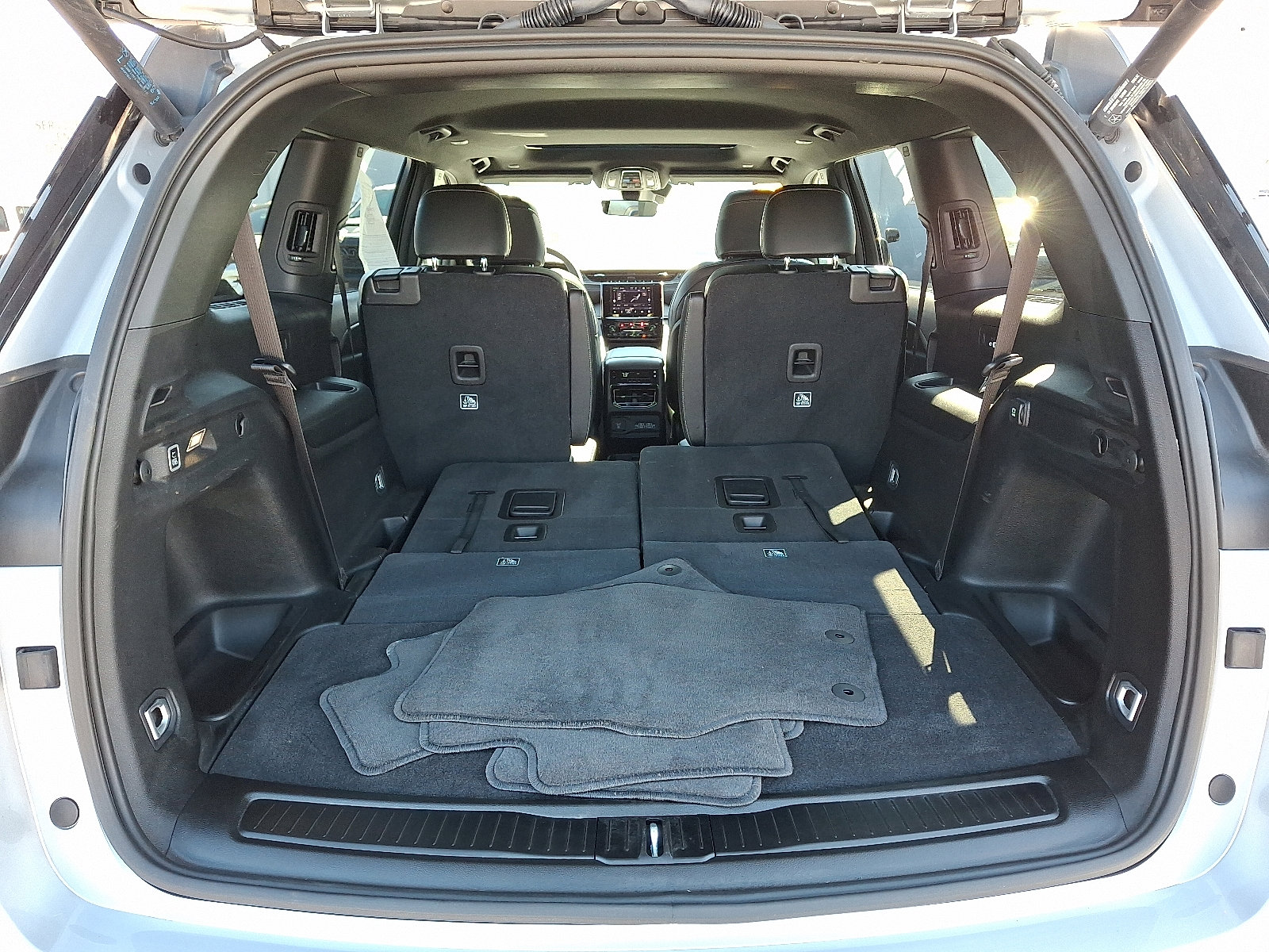 Certified 2025 Jeep Grand Cherokee L Altitude image 28