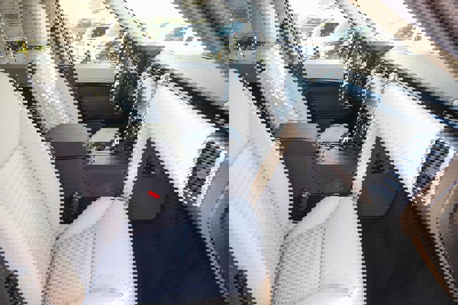 New 2026 Land Rover Discovery S image 17