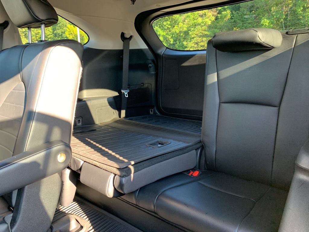 Used 2021 Toyota Highlander XLE AWD/4WD image 18