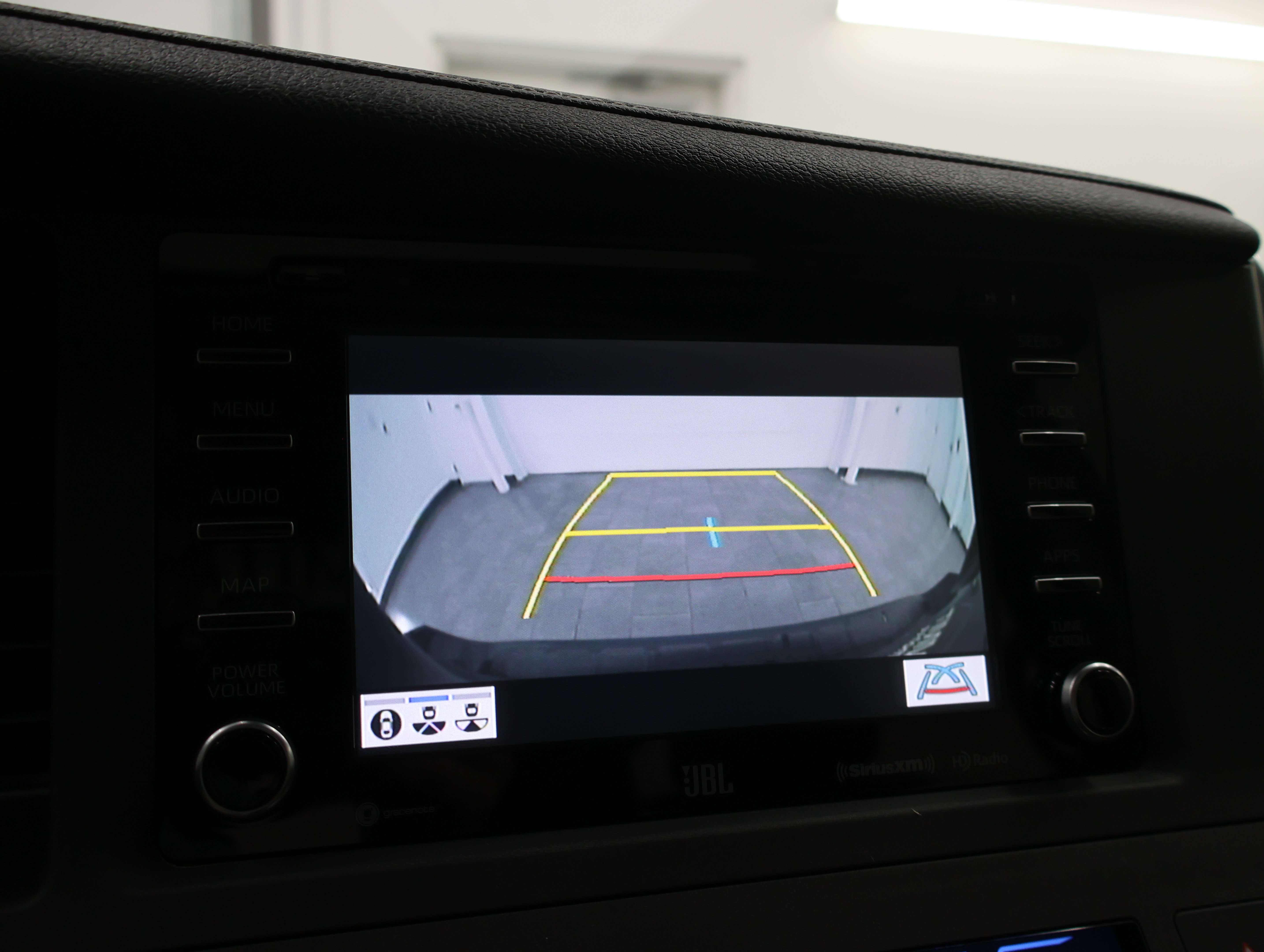 Used 2018 Toyota Sienna Limited Premium AWD/4WD image 19