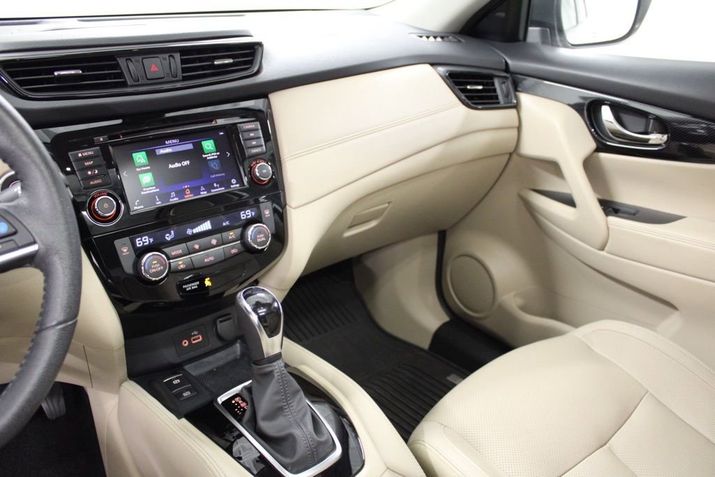Used 2020 Nissan Rogue SL w/ Premium Package image 23
