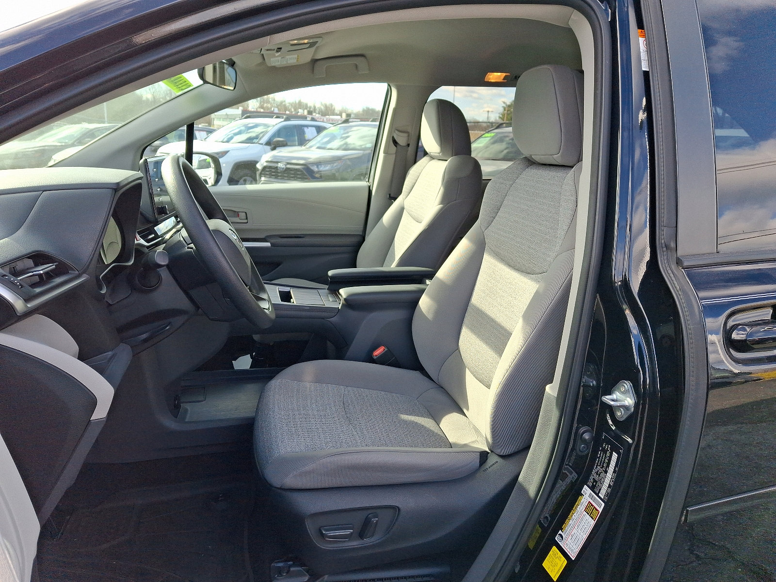 Certified 2022 Toyota Sienna LE image 14