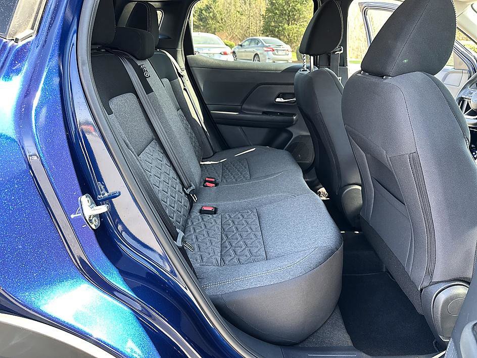 Certified 2025 Nissan Kicks SV image 18
