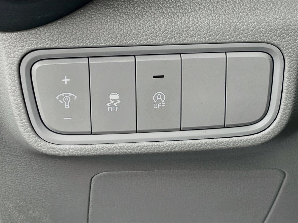 Certified 2025 Kia Soul LX w/ LX Technology Package FWD image 20