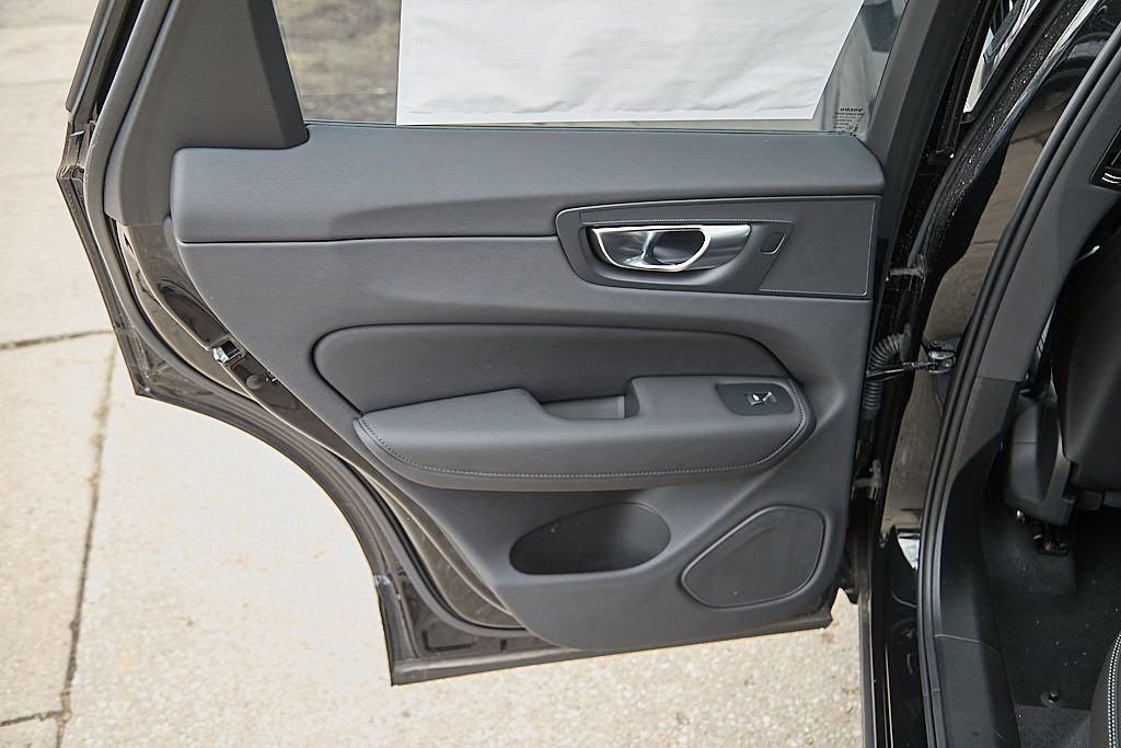 New 2026 Volvo XC60 B5 Ultra w/ Protection Package Premier image 16