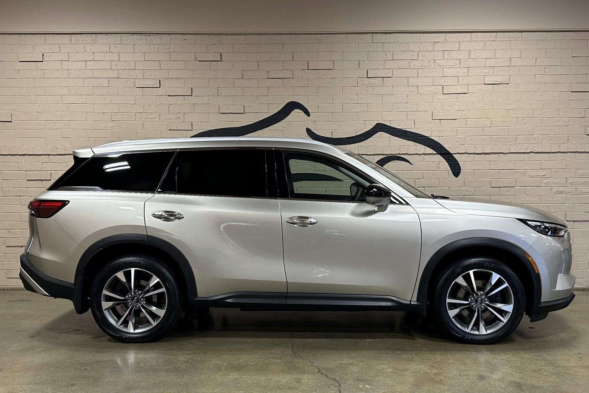 Used 2025 INFINITI QX60 Luxe image 3