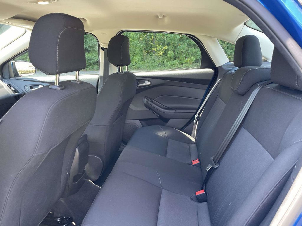 Used 2018 Ford Focus SE FWD image 11