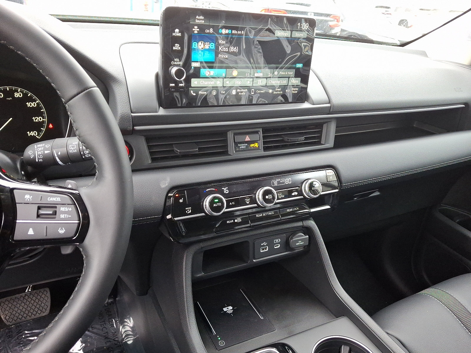 New 2025 Honda Pilot EX-L image 8