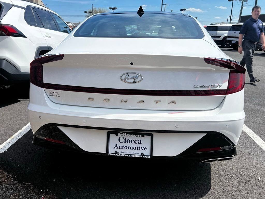 Used 2023 Hyundai Sonata Limited image 9