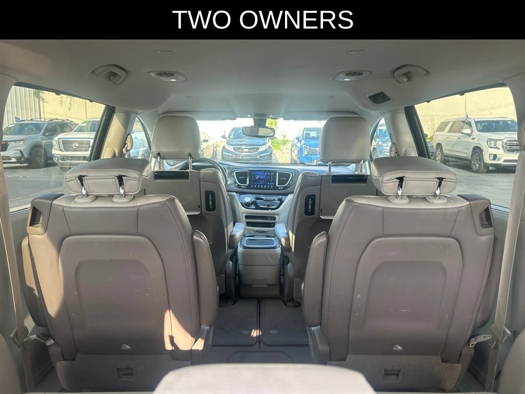 Used 2017 Chrysler Pacifica Touring-L Plus FWD image 6