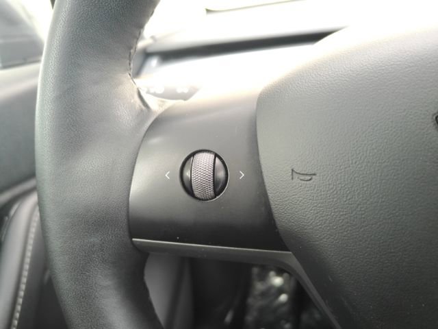 Used 2021 Tesla Model Y Long Range AWD/4WD image 36