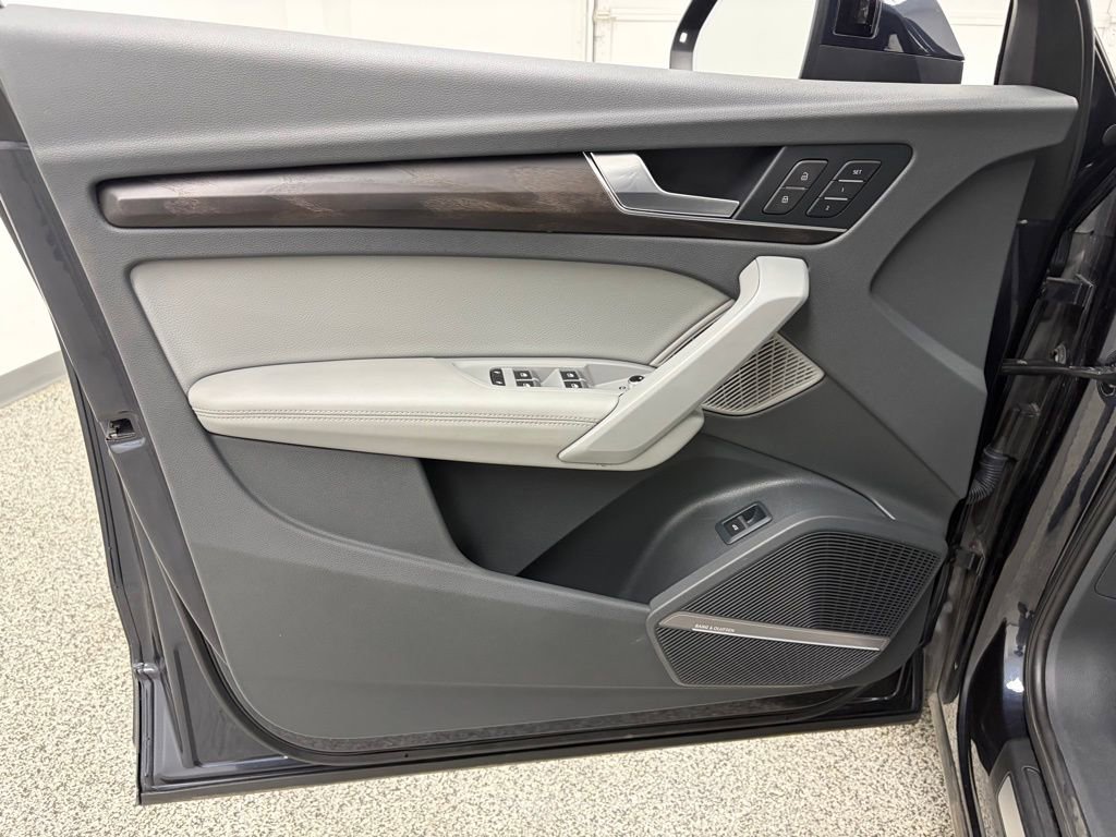 Used 2020 Audi Q5 2.0T Premium Plus w/ Premium Plus Package image 12