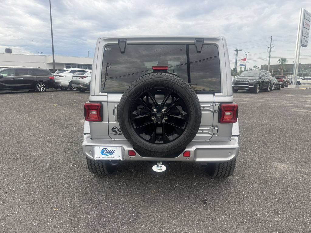 Used 2020 Jeep Wrangler Unlimited Sahara AWD/4WD image 5