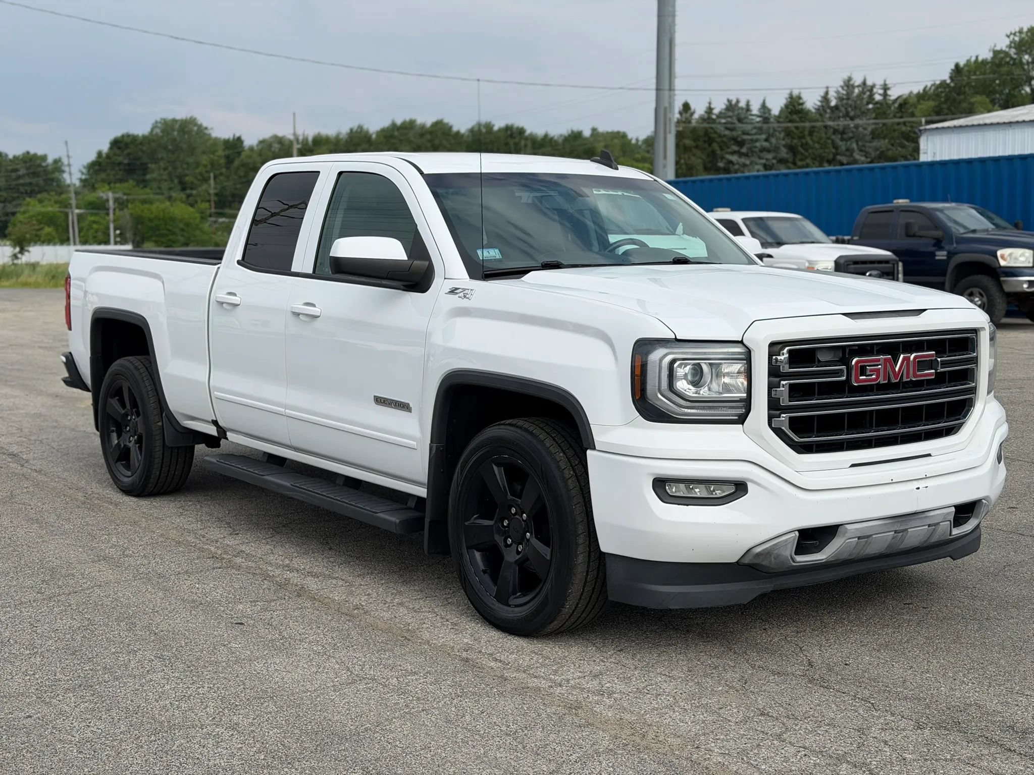Used 2017 GMC Sierra 1500 SLE w/ Elevation Edition AWD/4WD image 3