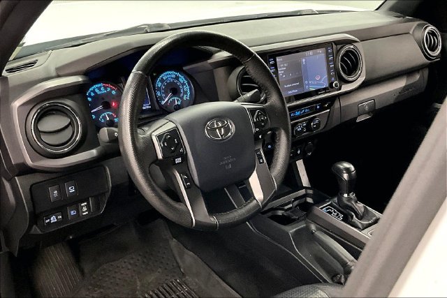Used 2020 Toyota Tacoma TRD Off-Road AWD/4WD image 16